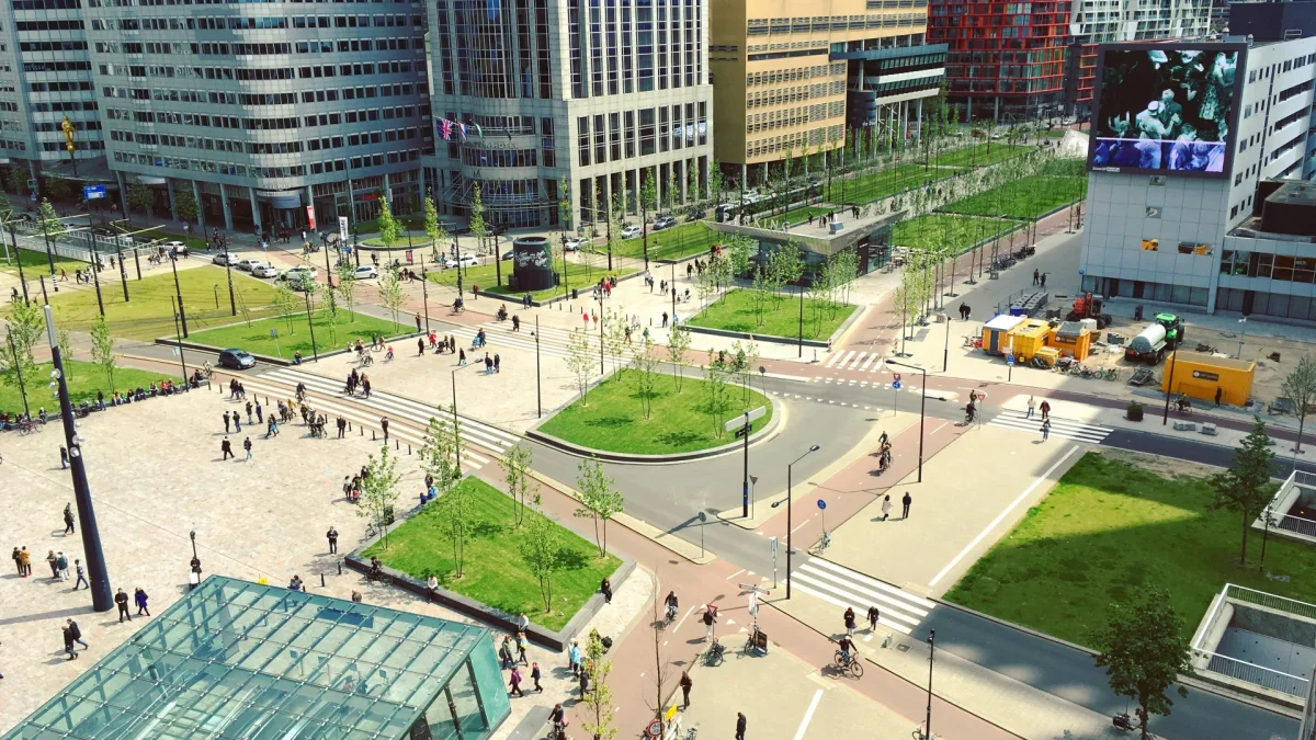 Jak řeší developerské projekty v Rotterdamu, kde garáže mizí pod parky